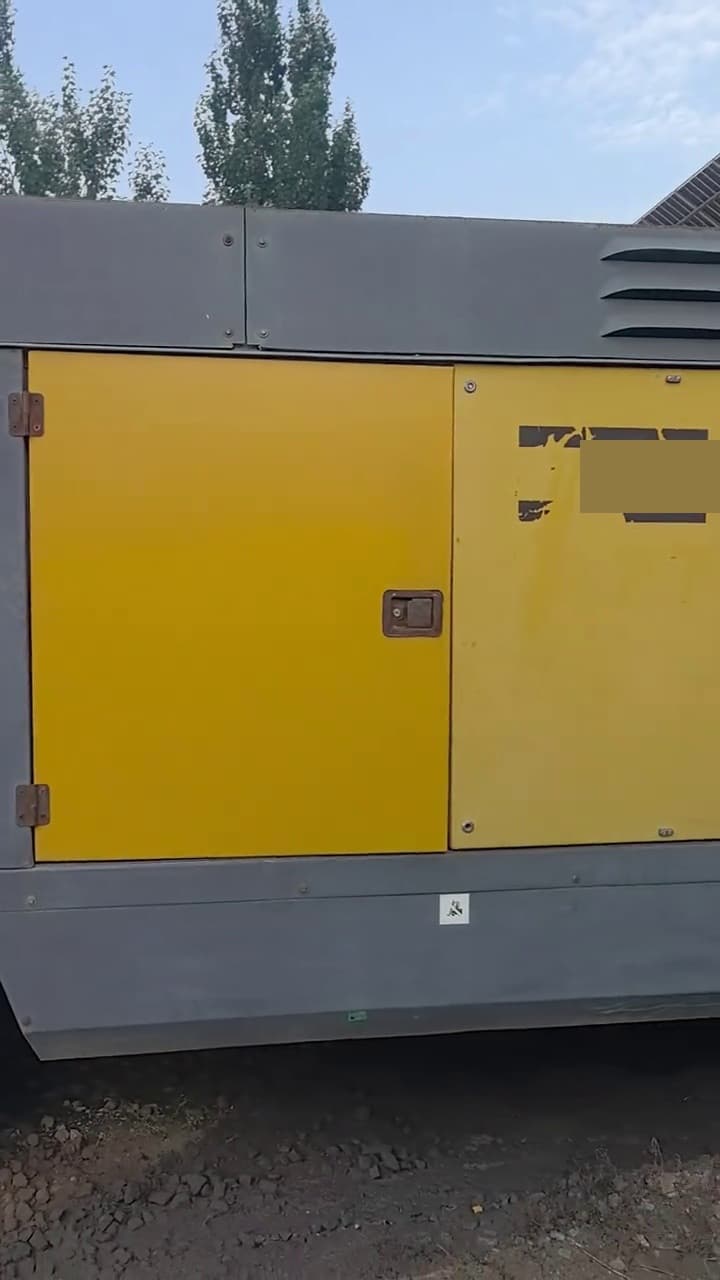 Atlas Copco XRHS836 ضاغط هواء معدات مستعملة منظر يسار