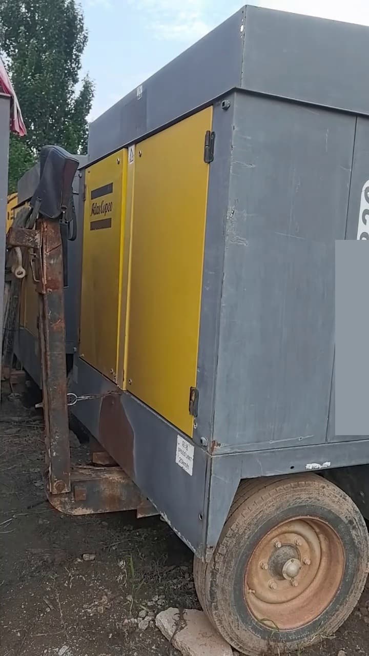 Atlas Copco XRHS836 ضاغط هواء معدات مستعملة منظر أمامي